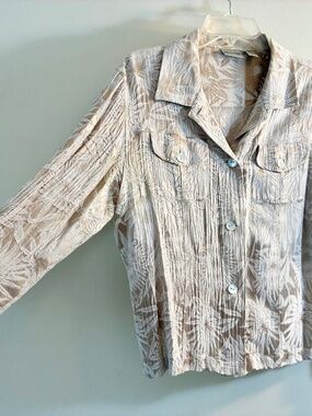 Chico’s Lightweight Jacket/Button Up Top